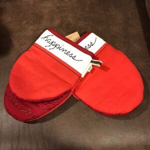 NWT Ellen Degeneres oven mitts